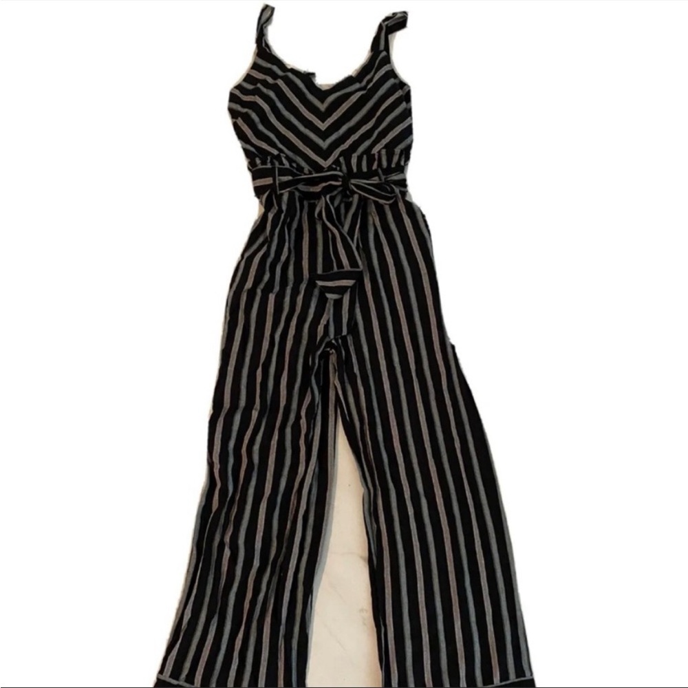 NWT Harper Heritage Boutique Black Striped Cropped One Piece Pantsuit Size M - Picture 2 of 7